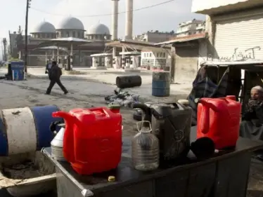 أزمة محروقات وضعف خدمات بعد هيمنة الأسد على درعا - وكالة ستيب نيوز