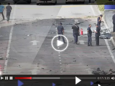 قتلى بتحطم طائرة في شارع بماليزيا.. وفيديو يوثق لحظة تحولها لكتلة لهب - وكالة ستيب نيوز