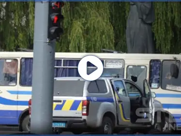 بالفيديو|| رجل يخطف حافلة ركاب في أوكرانيا ويطالب بشروط غريبة من قادة البلاد - وكالة ستيب نيوز