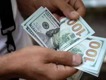 دولار السوق السوداء يرتفع بشكل مفاجئ بعد تراجعه مع إعلان تكليف ميقاتي لتشكيل الحكومة - وكالة ستيب نيوز