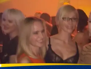 منظمة الحفل طلبت الصفح أو "الإعدام" .. حفلة لمشاهير "شبه عُراة" تشعل الجدل بروسيا - وكالة ستيب نيوز