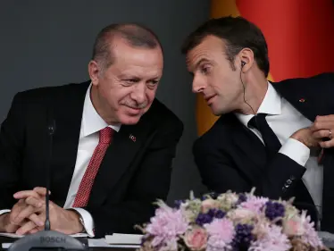 تناولا الملف السوري والليبي.. ماكرون يكشف عمّا دار بينه وبين أردوغان في بروكسل - وكالة ستيب نيوز