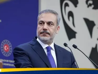 المعارضة التركية تبدي استغربها من فيدان وتسأله: هل أنت وزير سوري؟ - وكالة ستيب نيوز