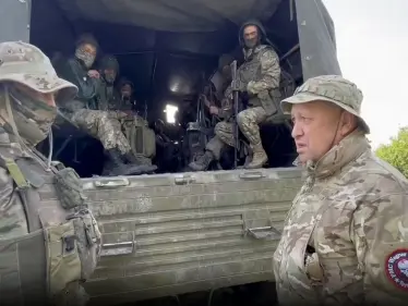 تقارير تشير إلى زرع عبوة ناسفة في طائرة بريغوجين ومقاتلو فاغنر "يهددون" بالزحف إلى موسكو - وكالة ستيب نيوز