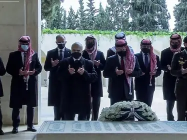 أول ظهور لملك الأردن وولي عهده برفقة الأمير حمزة في احتفالية المئوية (صور) - وكالة ستيب نيوز