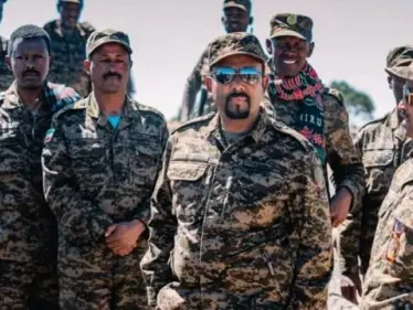 رئيس وزراء إثيوبيا يكرّم رئيس أركان الجيش برتبة جديدة ويكشف السبب - وكالة ستيب نيوز