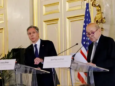 وزير الخارجية الفرنسي يبلغ نظيره الأمريكي مايتطلبه حل الخلاف بين البلدين بعد اتصال ماكرون بايدن - وكالة ستيب نيوز