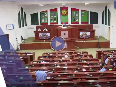 بالفيديو|| جدل ونقاش حاد في البرلمان الموريتاني بسبب "الصلاة على النبي محمد" واعتبارها مضيعة للوقت - وكالة ستيب نيوز