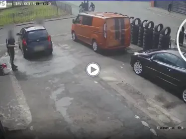 فيديو مرعب يوثق لحظات مقتل الطالبة المسلمة آية هشام في أحد شوارع بريطانيا - وكالة ستيب نيوز