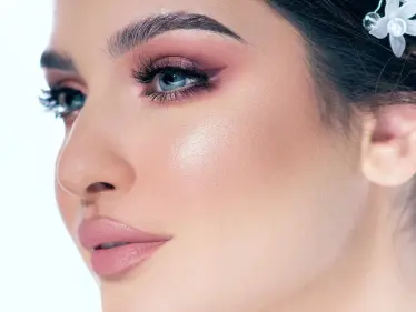 مكياج عروس ناعم بخطوات سهلة وبسيطة.. اصنعي إطلالة رائعة لكِ - وكالة ستيب نيوز