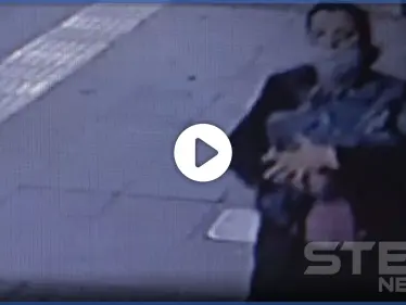 بالفيديو|| أم تركية تتخلّى عن رضيعها وتسلمه للموت في الشارع دون رحمة أو شفقة - وكالة ستيب نيوز