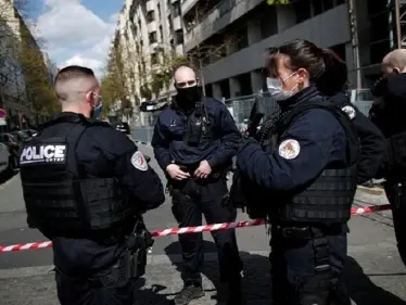 هجوم بسكين على شرطية فرنسية.. وانطلاق عملية مطاردة برية وجوية للبحث عن منفذ الهجوم - وكالة ستيب نيوز