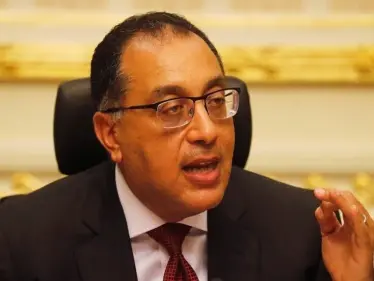 رئيس الوزراء المصري يؤكد بأنهم لن يتركوا المتسبب بحادثة القطارين بدون عقاب ويكشف عن التعويضات للضحايا - وكالة ستيب نيوز