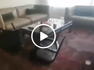 بالفيديو|| لحظة اقتحام منزل النائب اللبناني طارق المرعبي والعثور على أسلحة.. ومسن لبناني يروي قصة انفجار عكار - وكالة ستيب نيوز