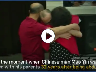 بالفيديو|| مشاهد مؤثرة للحظة لقاء أم بولدها بعد فقدانه لـ 32 عاماً - وكالة ستيب نيوز