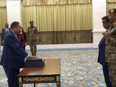 اتفاق في السودان ينهي الأزمة.. حمدوك يعود للحكومة رغم الانقلاب ويضع شرطاً - وكالة ستيب نيوز