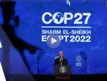 بالفيديو|| "أصوات غريبة" تقاطع بايدن أثناء كلمةٍ له بشرم الشيخ في مصر وتصيبه بالذهول - وكالة ستيب نيوز