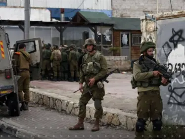 القوات الإسرائيلية تقتحم مدينة جنين ومخيمها وسط اشتباكات عنيفة وتحاصر منزل منفذ عملية تل أبيب - وكالة ستيب نيوز