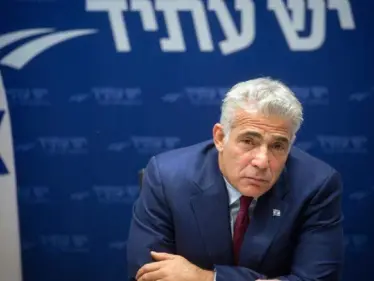 تصريحات مفاجئة من يائير لبيد خليفة نتنياهو واعتراف بالهزيمة مشيراً لطلب لايمكن تجاهله - وكالة ستيب نيوز