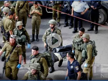 بالفيديو|| شاب فلسطيني يدهس جندياً إسرائيلياً ويطعنه بسكين - وكالة ستيب نيوز