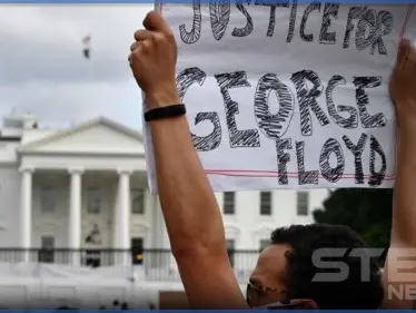 بالفيديو||أمريكي يشعل النار في نفسه خلال الاحتجاجات الأمريكية - وكالة ستيب نيوز