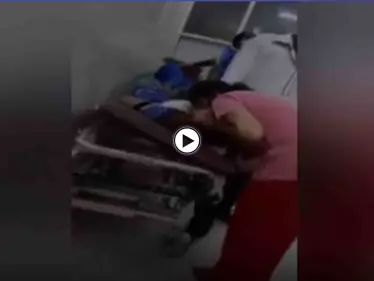 بالفيديو|| خاطرت بحياتها.. هندية تقوم بعملية إنعاش فموي يائسة لوالدتها وهي تلفظ أنفاسها الأخيرة - وكالة ستيب نيوز