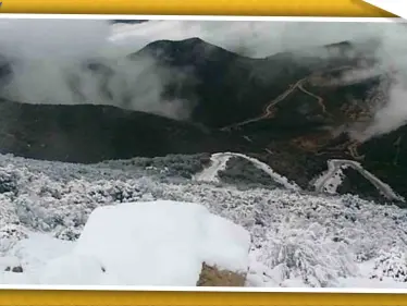 شاهد بالصور الثلوج على بلدة وإذاعة الصلنفة بريف اللاذقية في بداية عام 2020 - وكالة ستيب نيوز