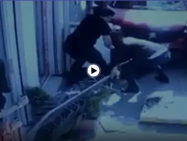 بالفيديو|| لاجئة سورية في تركيا تتعرض لحادثة دهس مروعة مع ولدها.. والسائقة تروي ما حدث - وكالة ستيب نيوز