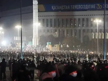 مظاهرات في نور سلطان وألماتا تجبر رئيس كازاخستان على إقالة الحكومة وفرض الطوارئ خلال يوم واحد - وكالة ستيب نيوز