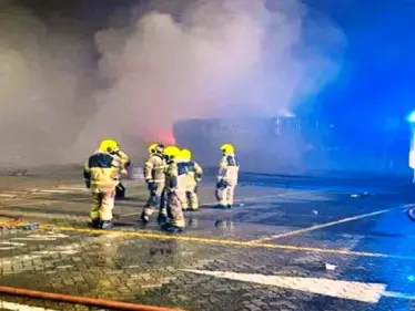 بيان هام من حكومة دبي بعد انفجار السفينة القادمة من إيران في ميناء جبل علي - وكالة ستيب نيوز