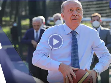 بعد شائعات مرضه ووفاته.. فيديو لأردوغان يلعب كرة السلة مع شبّان في إسطنبول (فيديو) - وكالة ستيب نيوز