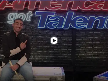 بالفيديو|| متسابق مصري يُبهر حُكّام برنامج المواهب الأمريكي  America's Got Talent بموهبته - وكالة ستيب نيوز