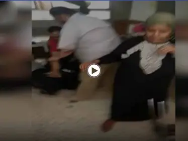 بالفيديو|| مشاجرة دامية بين طالبتي ثانوية بمدرسة مصرية وإصابة مدرّس - وكالة ستيب نيوز