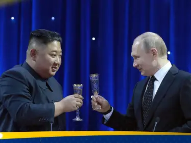 "بسفن شبحية".. شحنات أسلحة هائلة من كوريا الشمالية لروسيا ترصدها الأقمار الصناعية - وكالة ستيب نيوز