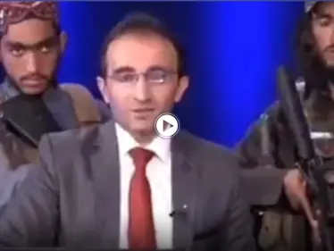 بالفيديو || عناصر طالبان يحملون السلاح خلف مذيع تلفزيوني ويوجهون رسالة.. - وكالة ستيب نيوز