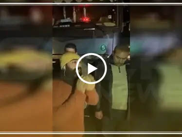 بالفيديو || محتجون لبنانيون يوقفون شاحنات خضار سورية .. "دعمًا للإنتاج الوطني" - وكالة ستيب نيوز