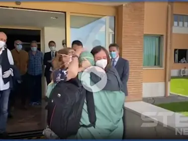 موظفة إغاثية إيطالية تشهر إسلامها بعد تحريرها من اختطاف دام أكثر من عامين (فيديو) - وكالة ستيب نيوز