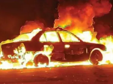 بالفيديو|| الجيش الإسرائيلي يفتح النار على سيارة فلسطينية ويشعل بها النيران بزعم وجود عملية دهس مستوطن - وكالة ستيب نيوز