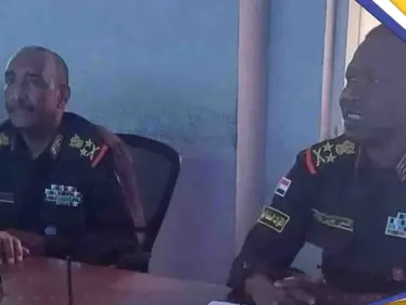 شاهد|| أول ظهور للبرهان بعد اشتعال أحداث السودان وهو يدير إحدى غرف العمليات العسكرية - وكالة ستيب نيوز