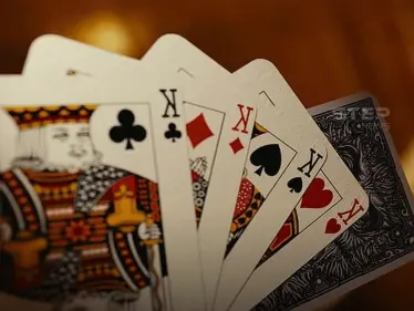 ما أصول لعبة الورق "لعبة الشدة" أو الكوتشينه ولماذا عددها 52 ورقة؟ - وكالة ستيب نيوز