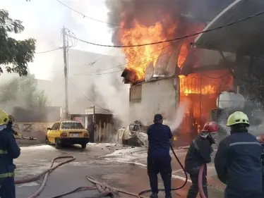 حريق كبير يلتهم مستشفى في العراق وجهود لإخراج المرضى قبل وصول النار لأسطوانات الأوكسجين - وكالة ستيب نيوز