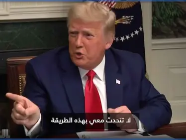 بالفيديو|| "أنت خفيف الوزن وأنا رئيس أمريكا".. مشادة كلامية بين دونالد ترامب وصحفي استفزه - وكالة ستيب نيوز