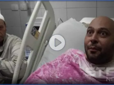 بالفيديو|| لحظة لقاء الطبيب المصري الذي فقد بصره بسبب كورونا بطفله الأول بعد زواج 11 عاماً - وكالة ستيب نيوز