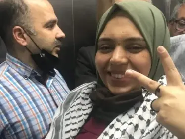بالفيديو|| هذا ما قالته الأسيرة الفلسطينية الحامل أنهار الديك بعد الإفراج عنها - وكالة ستيب نيوز