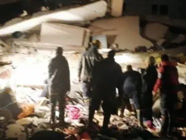 ارتفاع ضحايا انهيار عقار بمنطقة جسر السويس شرقي القاهرة - وكالة ستيب نيوز