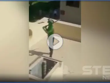 بالفيديو|| لحظة قتل الأمن المصري رجلاً 