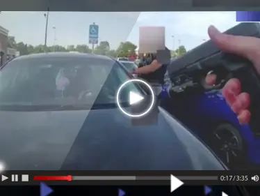 شاهد|| الشرطة الأمريكية تنهي حياة امرأة حامل رفضت أوامرها وتثير حالة من الغضب - وكالة ستيب نيوز