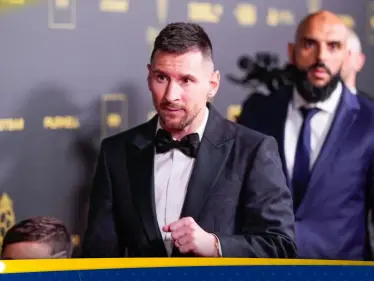 ميسي يتعرض لسخرية وغضب جماهيري بعد فوزة بجائزة 