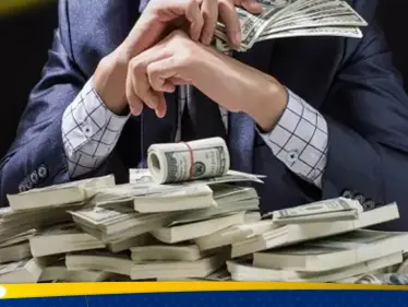 أغنى رجل بالعالم يكسب 56 مليار دولار بحكم قضائي 