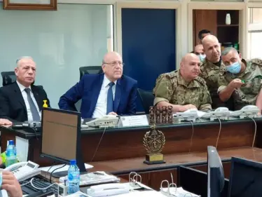 وزير الدفاع اللبناني يتحدث عن قرار بشأن قاضي تحقيقات انفجار مرفأ بيروت - وكالة ستيب نيوز